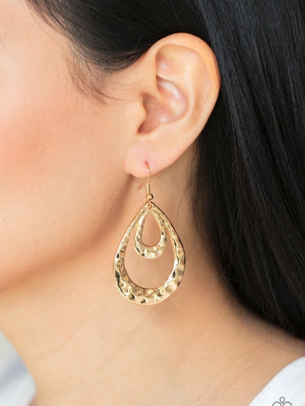 Paparazzi Jewelry Accessories - Museum Muse - Gold Earrings - Vintage